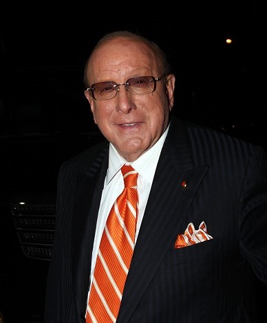 English: Legendary record producer Clive Davis... English: Legendary record producer Clive Davis...
